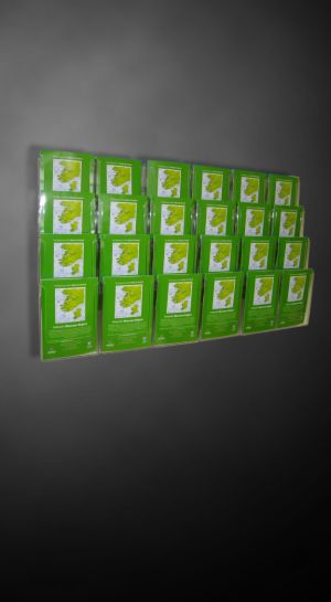 Wanddisplay mit 24 Prospekthaltern im Format A5